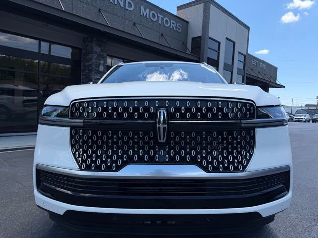 Used 2025 Lincoln Navigator Reserve AWD/4WD image 14