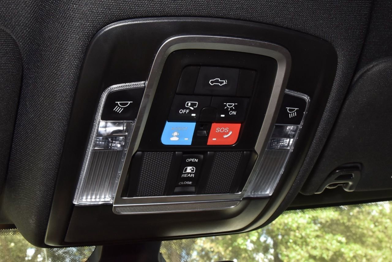 Used 2024 RAM 3500 Limited image 32