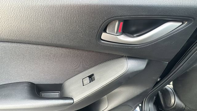 Used 2016 MAZDA MAZDA3 i Touring w/ Popular Equipment Package image 29