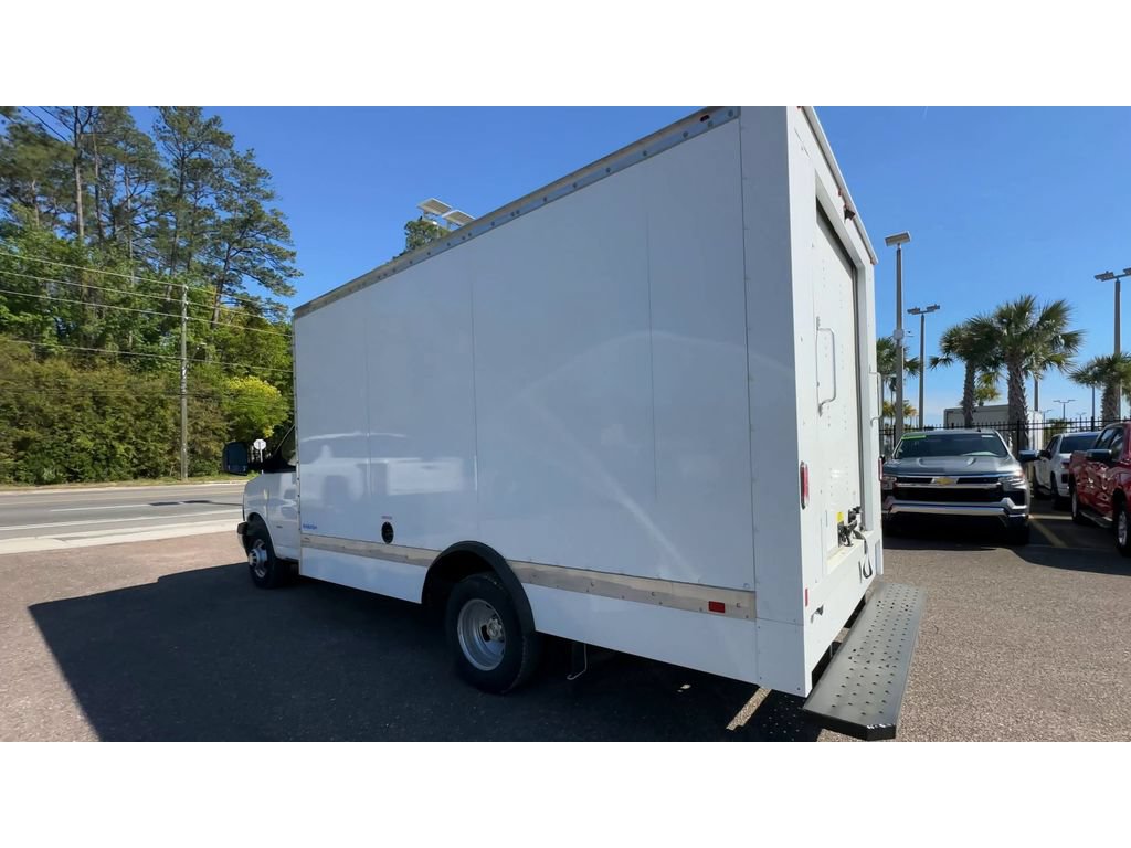 New 2024 Chevrolet Express 3500 w/ Power Convenience Package RWD image 4