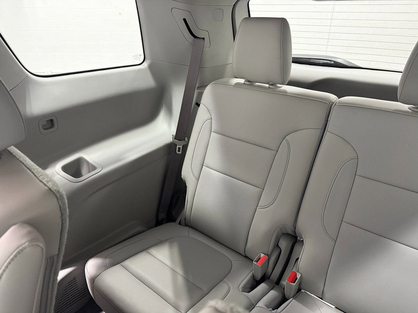 Used 2020 GMC Acadia SLT w/ LPO, Cargo Package image 36