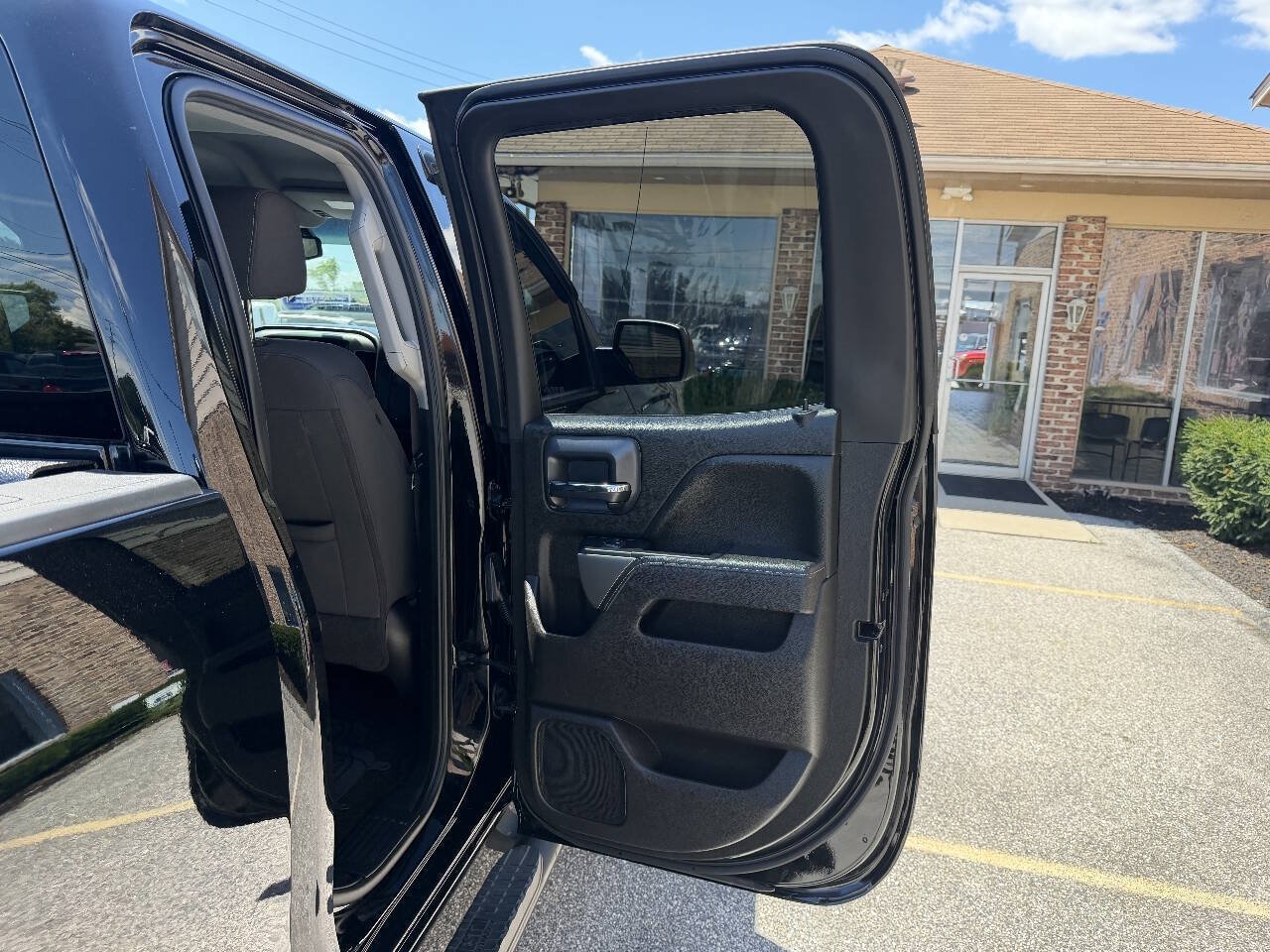 Used 2018 Chevrolet Silverado 1500 LT AWD/4WD image 20
