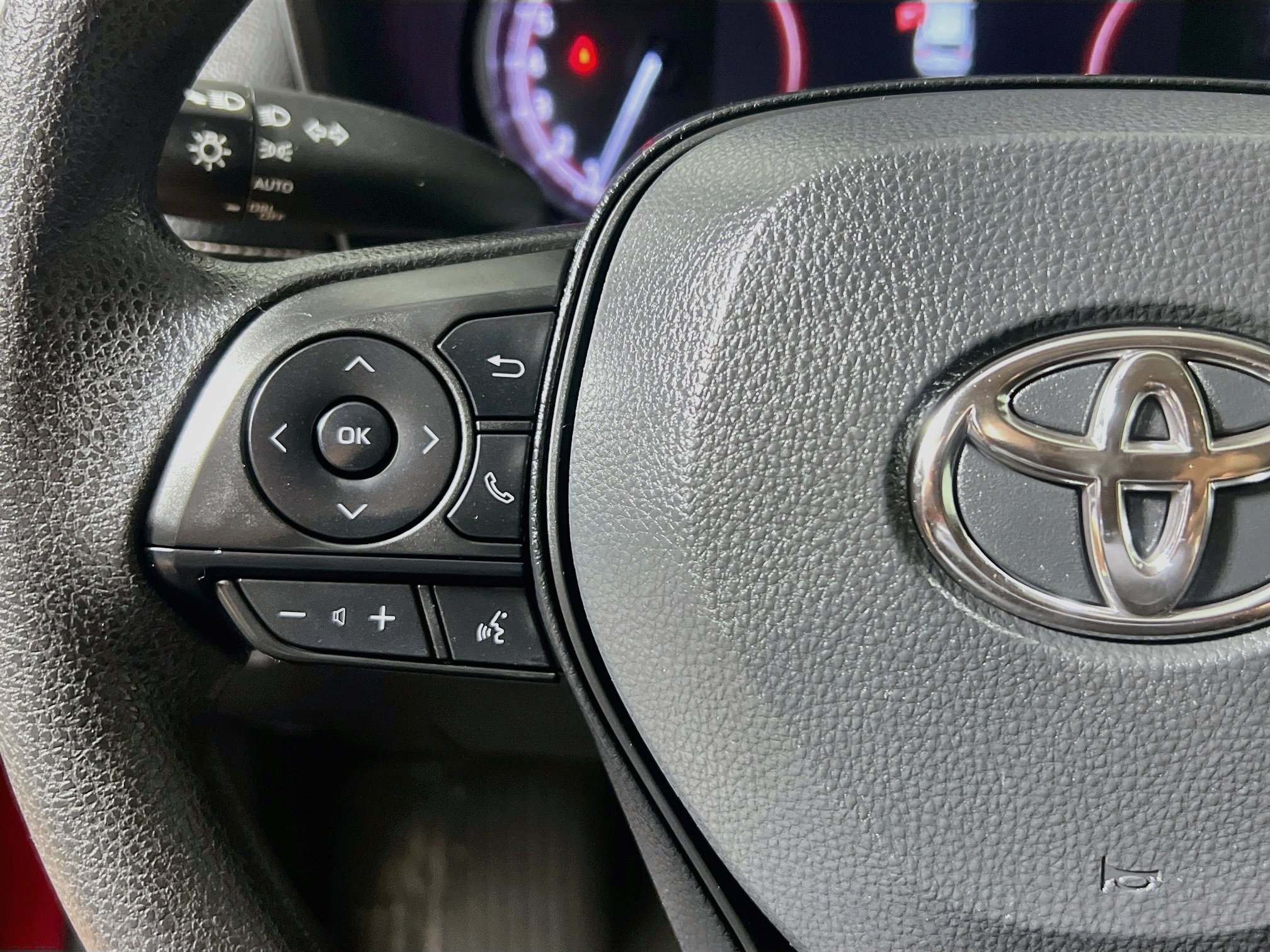 Used 2024 Toyota RAV4 XLE FWD image 18