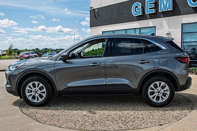 Used 2023 Ford Escape Active AWD/4WD image 2