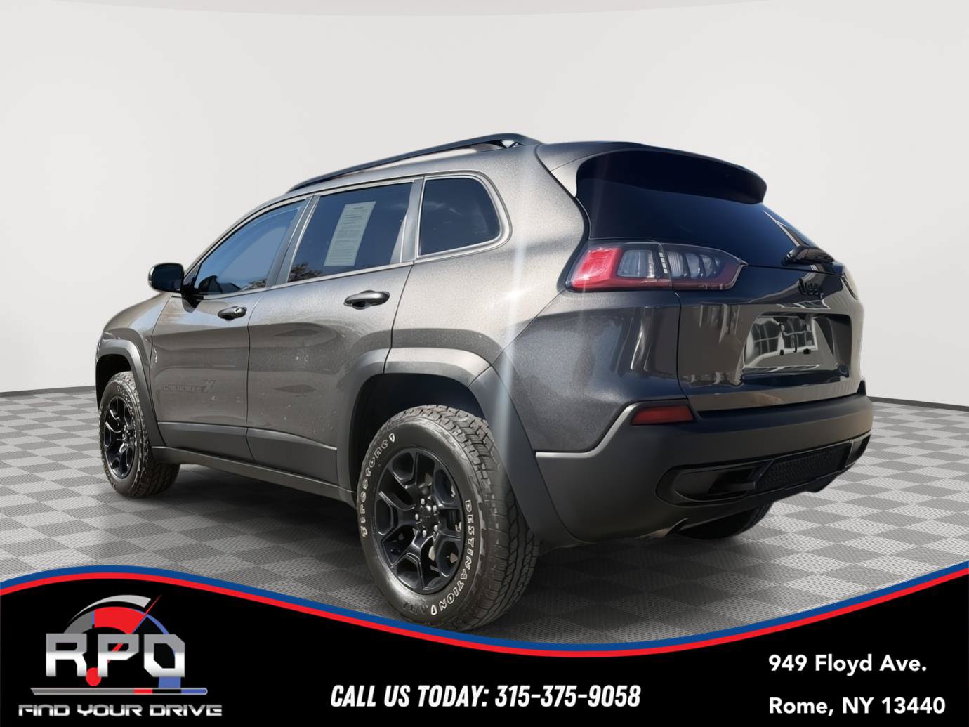 Used 2022 Jeep Cherokee Latitude w/ Sun & Sound Group AWD/4WD image 3