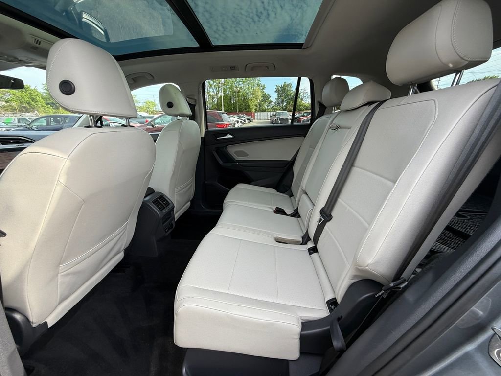 Used 2020 Volkswagen Tiguan SEL image 24