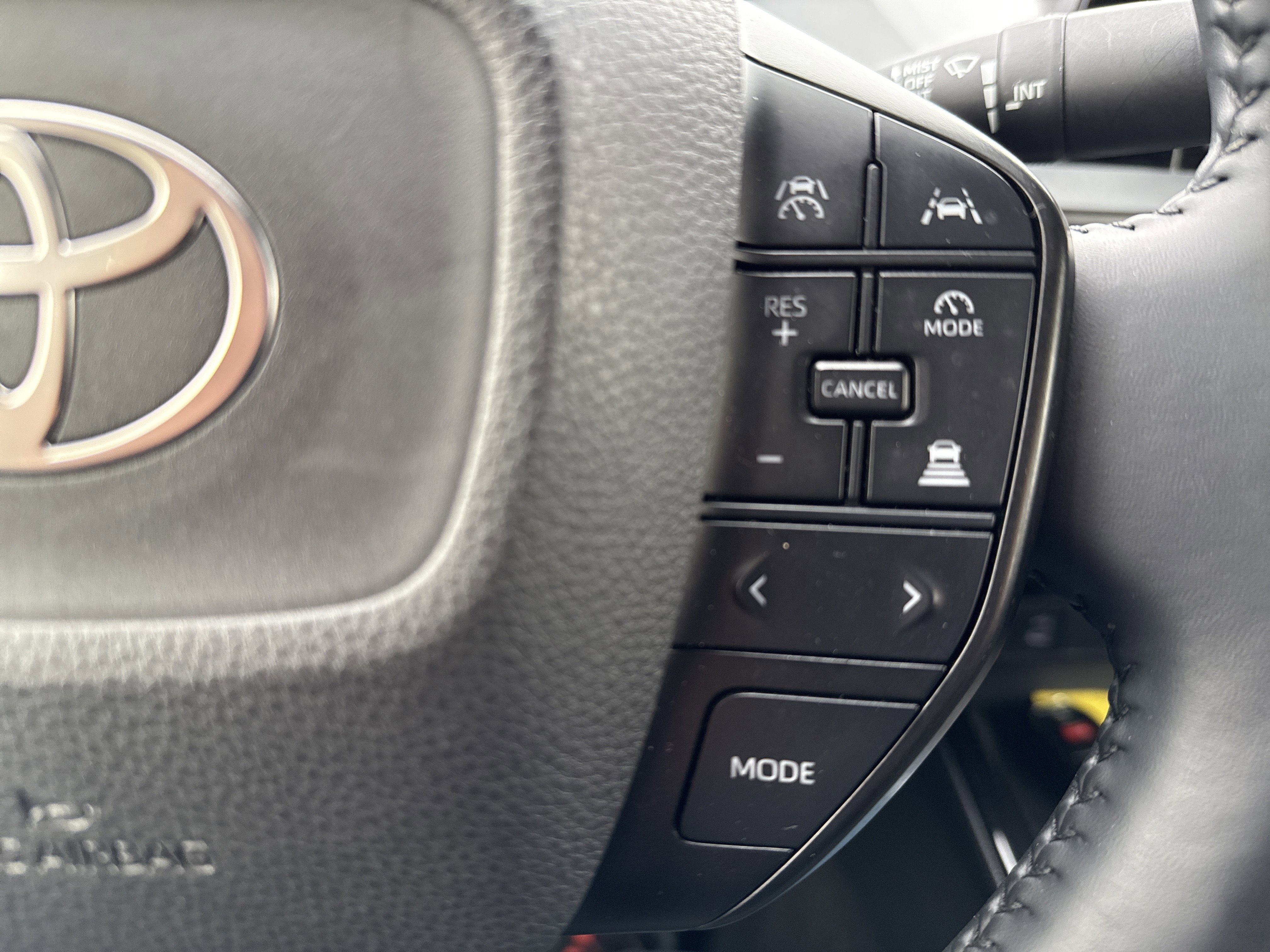 Used 2024 Toyota Prius LE FWD image 19