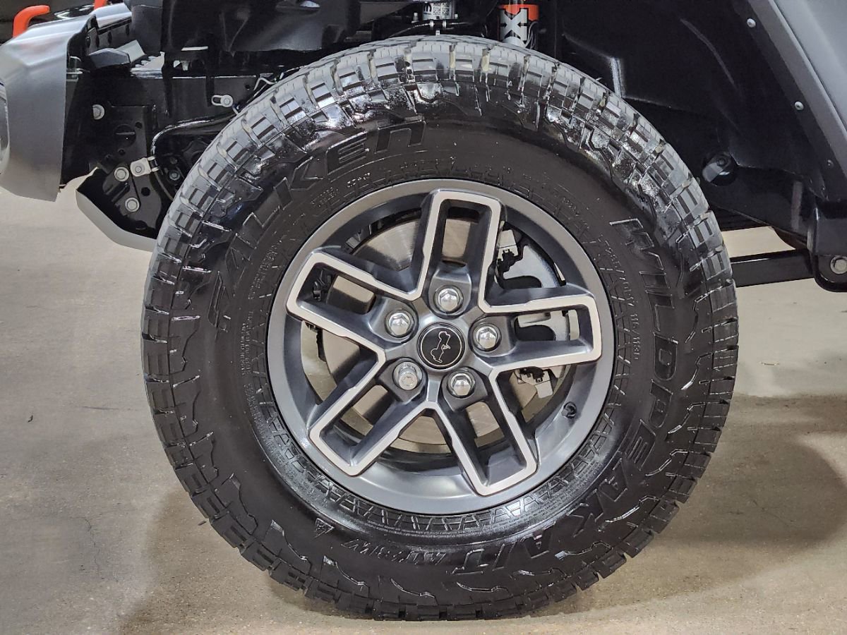 Used 2024 Jeep Gladiator Mojave w/ Technology Group AWD/4WD image 28