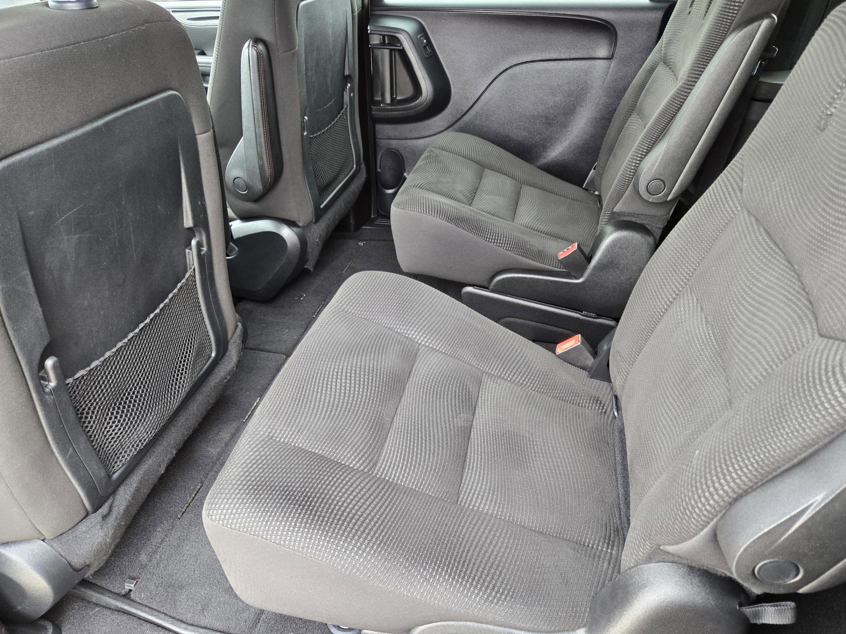 Used 2020 Dodge Grand Caravan SE FWD image 13