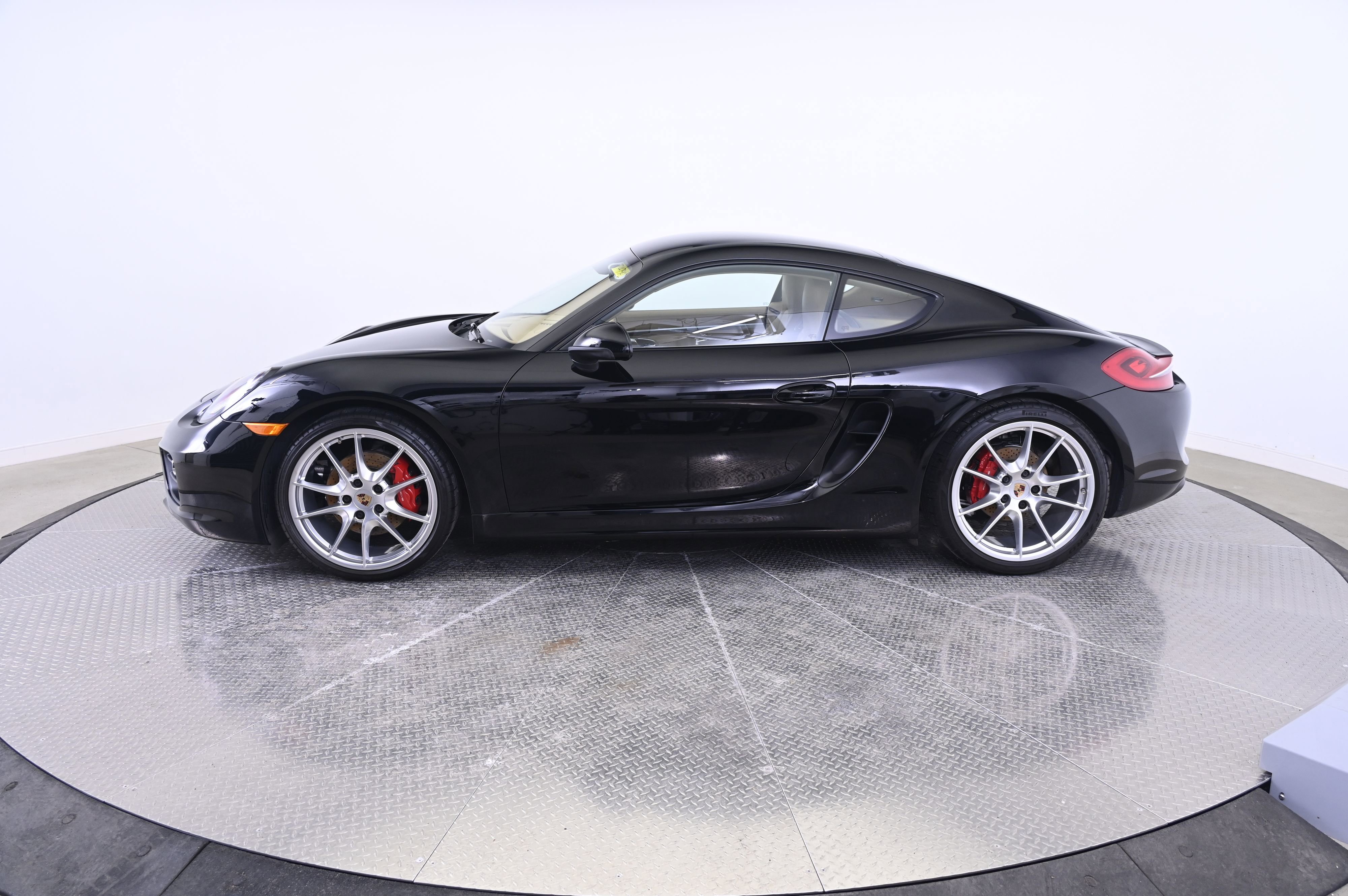 Certified 2014 Porsche Cayman S image 2
