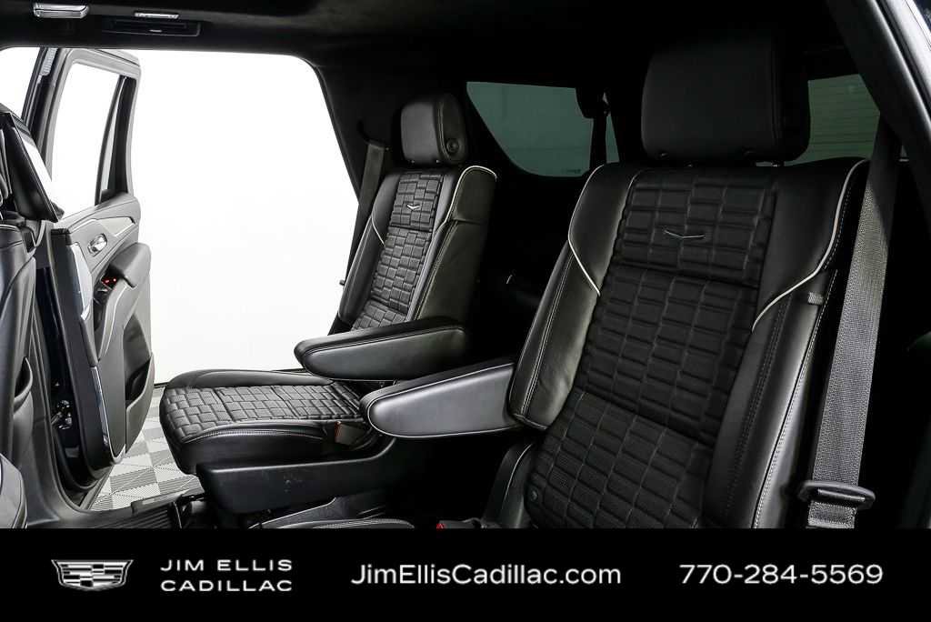 Used 2023 Cadillac Escalade Premium Luxury Platinum w/ Heavy-Duty Trailer Package image 21