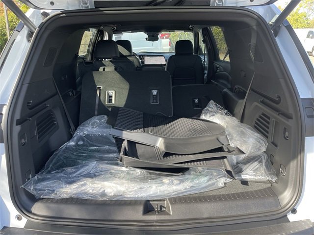 New 2026 Chevrolet Traverse LT w/ Driver Confidence Package image 23