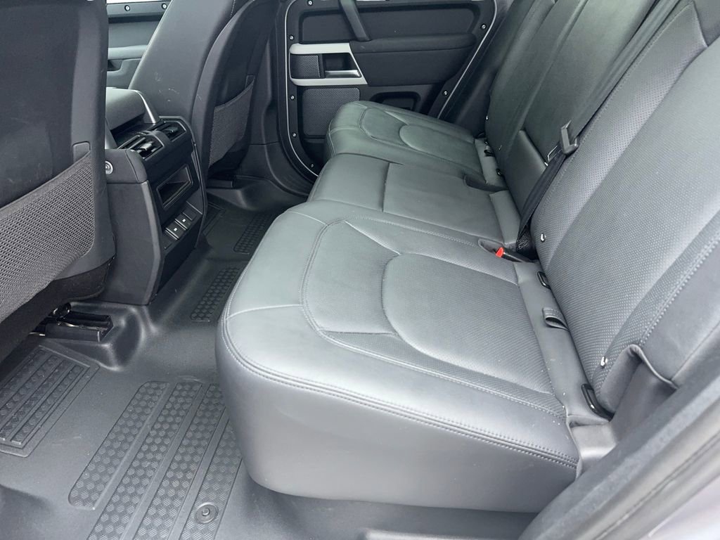 Used 2023 Land Rover Defender 110 SE image 44
