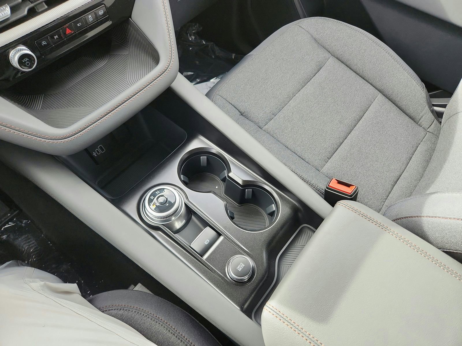 New 2026 Ford Explorer Active image 16