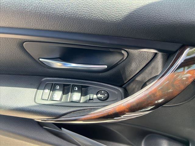 Used 2015 BMW 320i xDrive Sedan AWD/4WD image 13