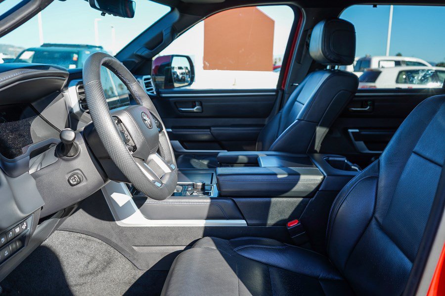Used 2025 Toyota Sequoia Platinum AWD/4WD image 20