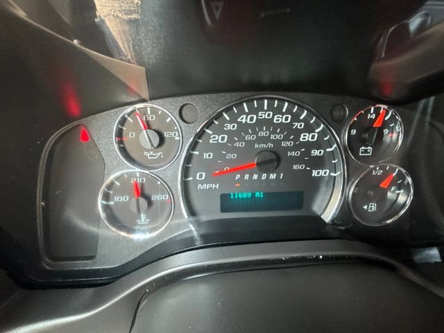 Used 2025 Chevrolet Express 2500 w/ Driver Convenience Package RWD image 19