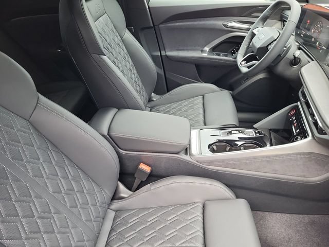 New 2026 Audi SQ5 Premium Plus AWD/4WD image 17