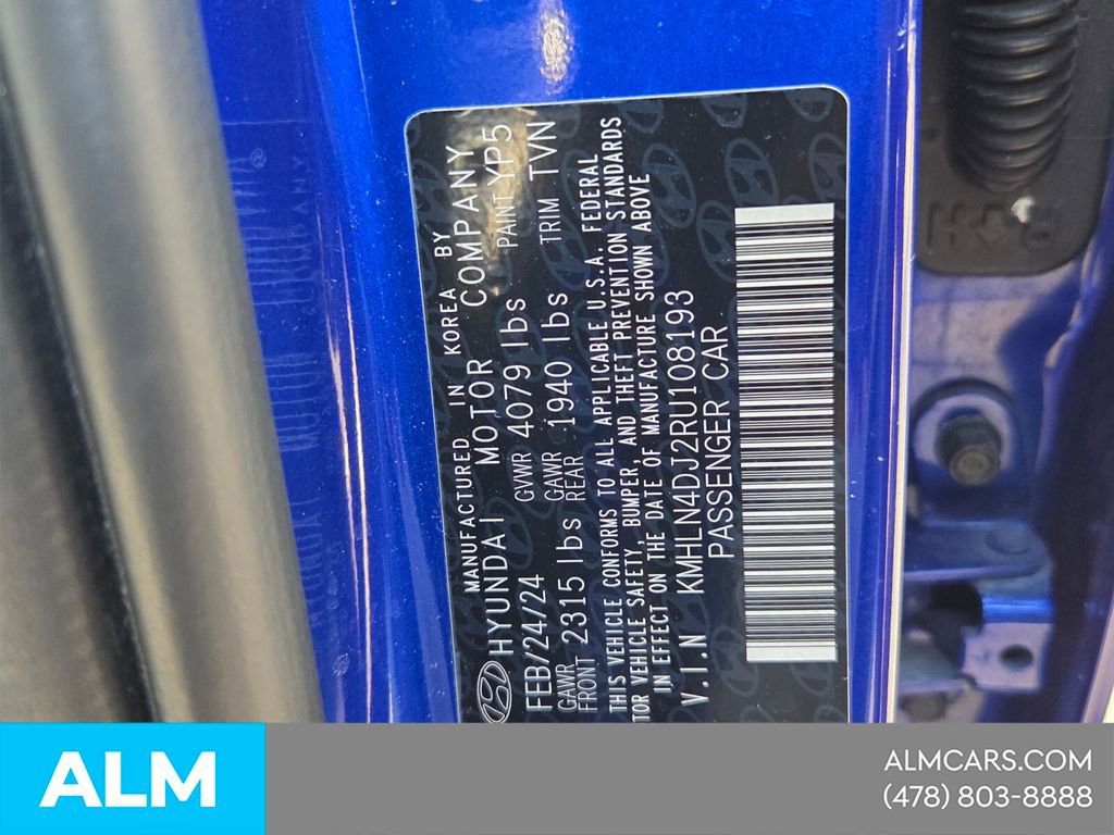 Used 2024 Hyundai Elantra Limited image 12