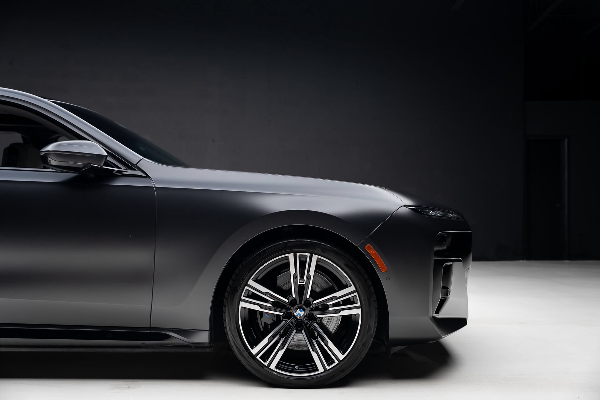 Used 2023 BMW i7 xDrive60 AWD/4WD image 37
