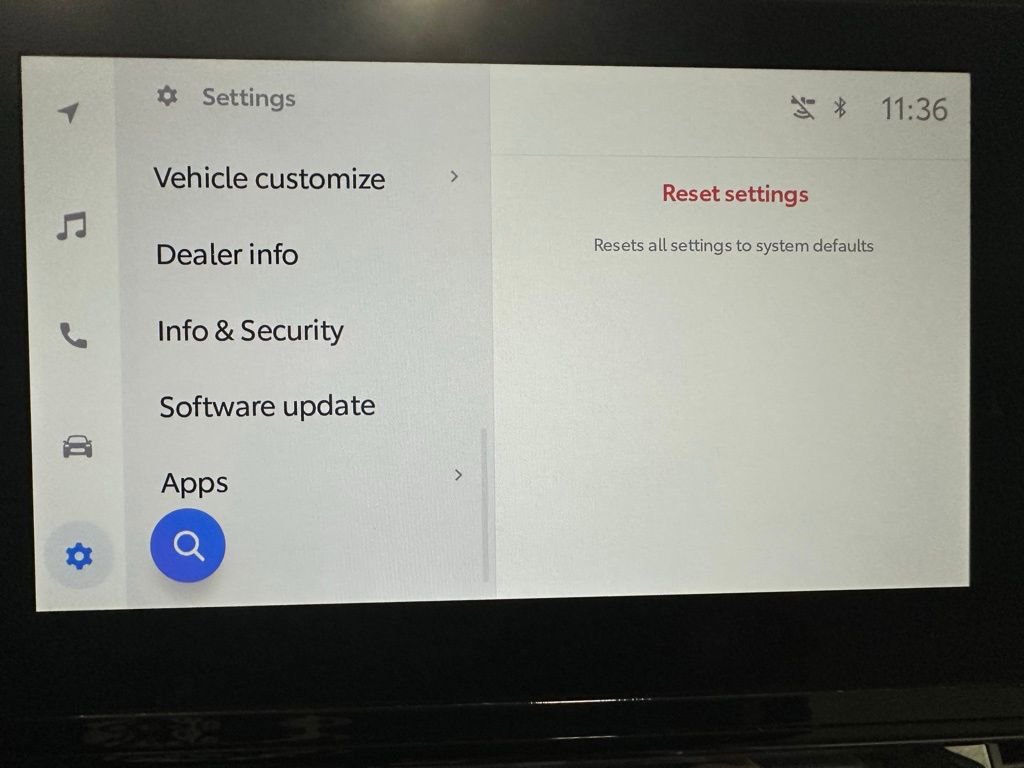 Used 2025 Toyota Sienna LE image 38