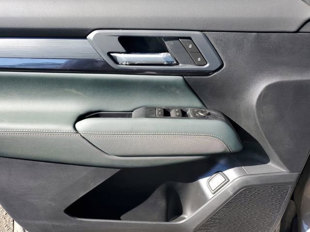 New 2026 GMC Terrain AT4 w/ Technology Package II AWD/4WD image 17