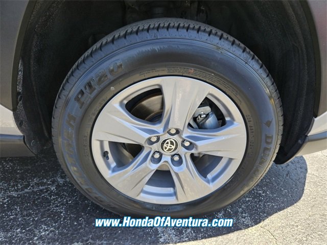 Used 2022 Toyota RAV4 XLE image 15