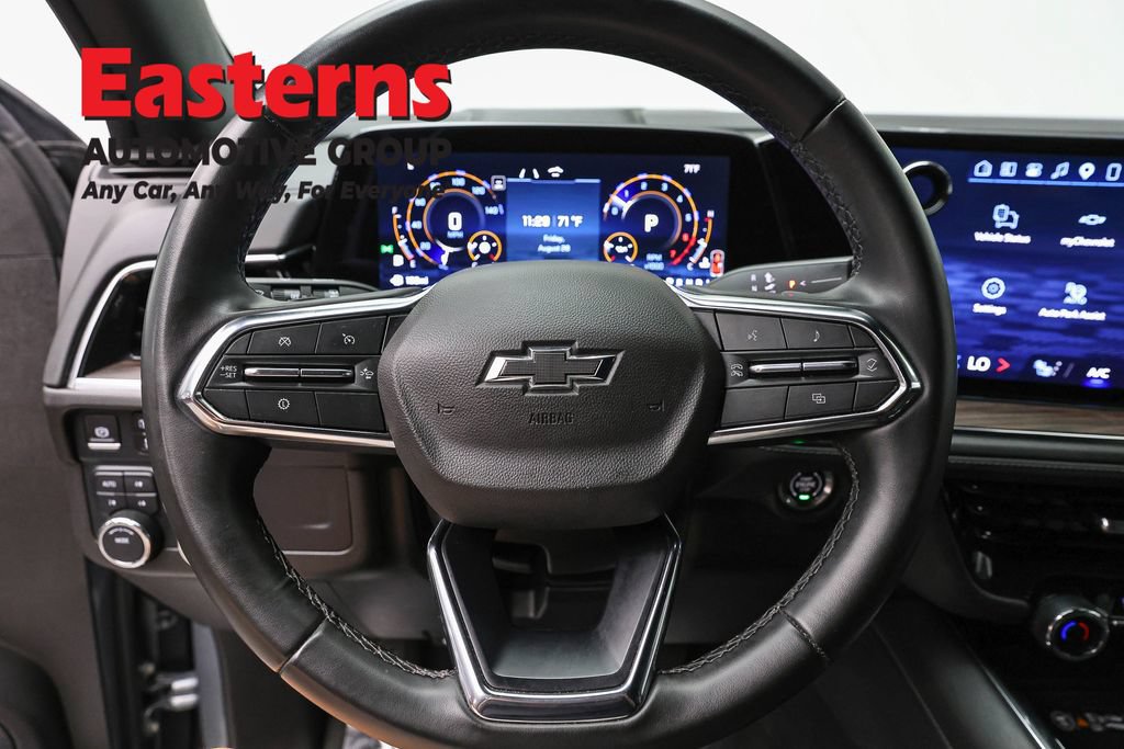 Used 2025 Chevrolet Suburban Z71 AWD/4WD image 10