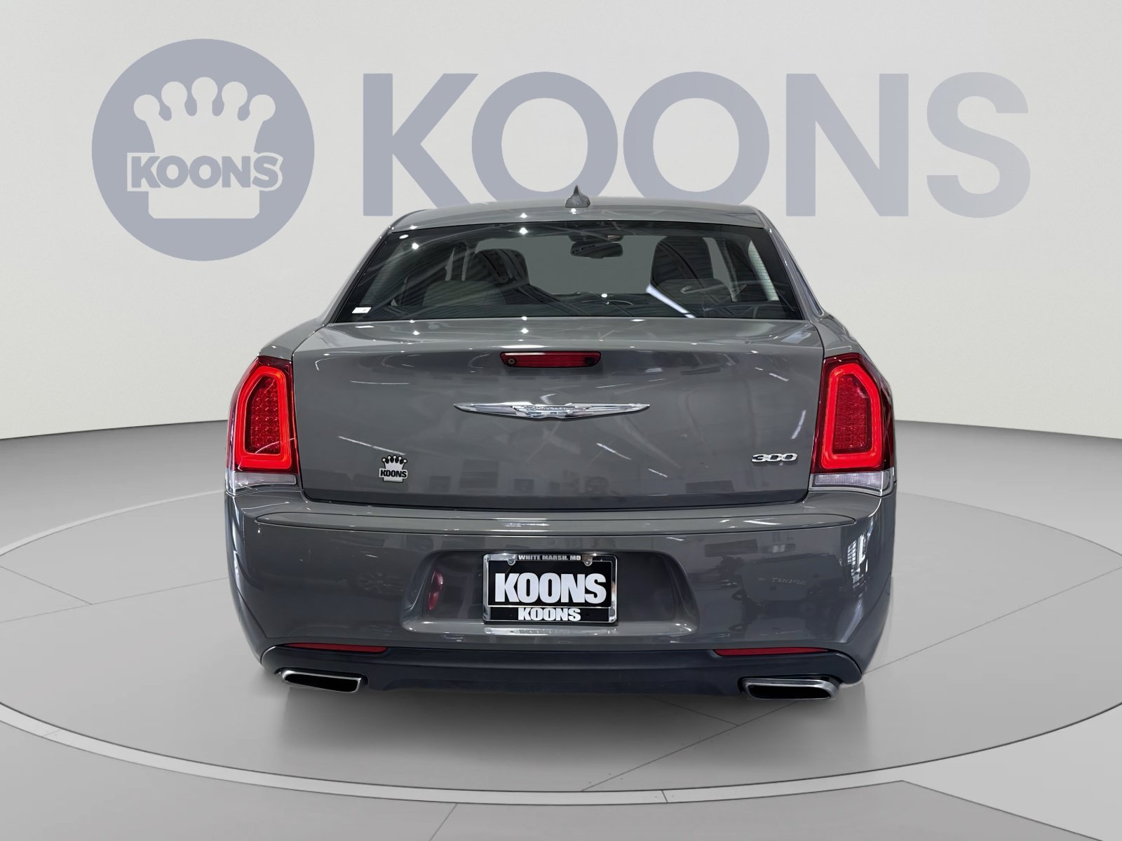 Used 2019 Chrysler 300 Touring w/ Sport Appearance Package RWD image 10