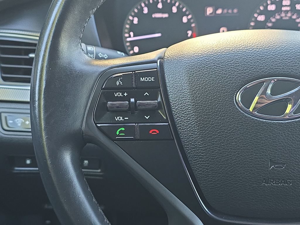Used 2015 Hyundai Sonata Sport w/ Option Group 03 FWD image 16