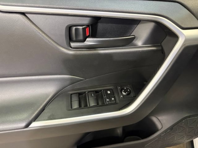 Used 2024 Toyota RAV4 LE AWD/4WD image 13