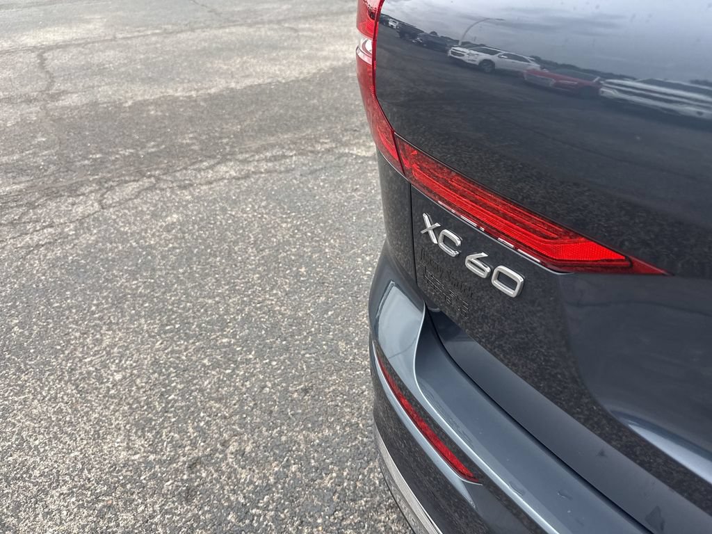 Used 2023 Volvo XC60 B5 Ultimate w/ Climate Package FWD image 39