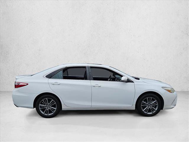 Used 2017 Toyota Camry SE w/ Moonroof Package FWD image 4