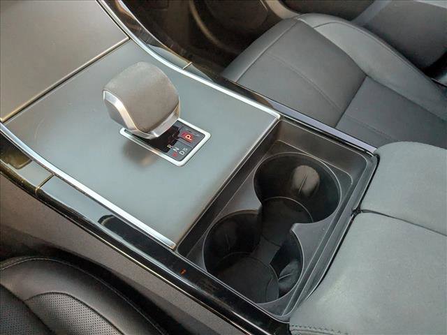 Used 2025 Land Rover Range Rover Velar Dynamic SE image 15