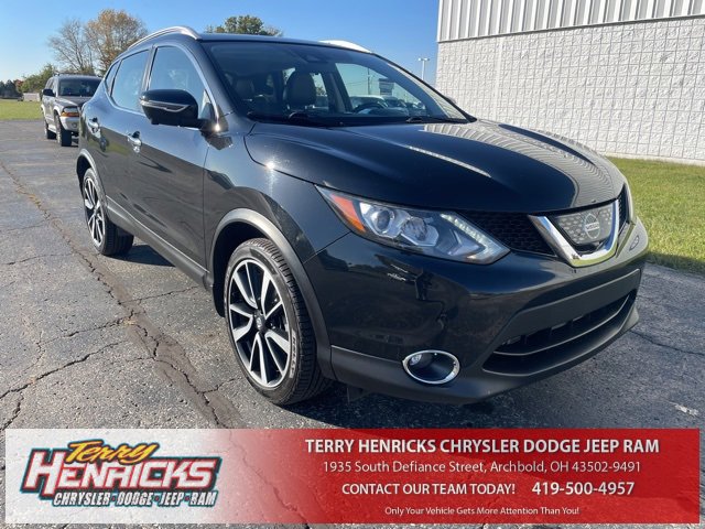 Used 2018 Nissan Rogue Sport SL w/ SL Premium Package image 1