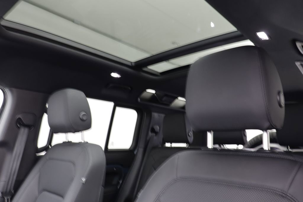 Certified 2025 Land Rover Defender 110 S AWD/4WD image 14