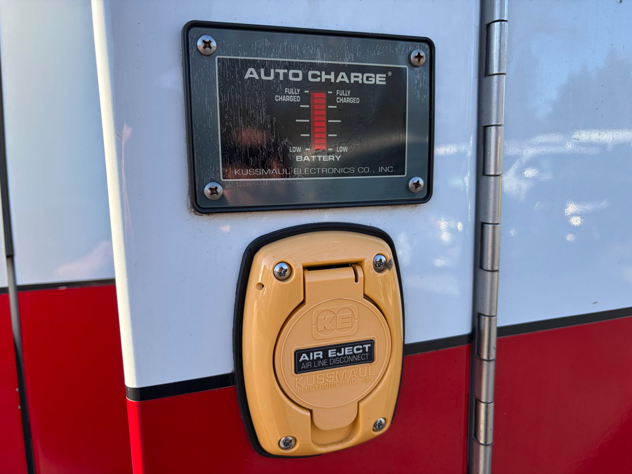 Used 2015 Chevrolet Express 4500 w/ Ambulance Package image 11