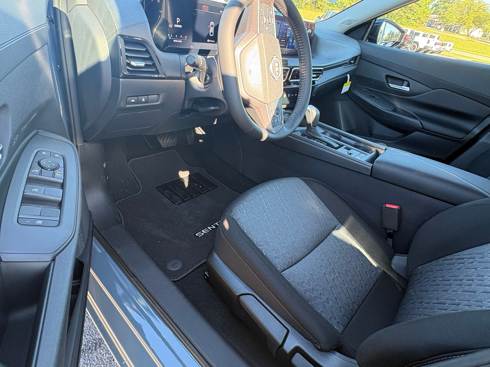 New 2027 Nissan Sentra SV w/ SV Convenience Package FWD image 12