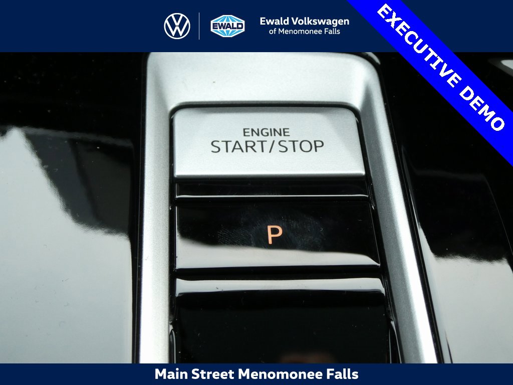 New 2025 Volkswagen Atlas Cross Sport SEL R-Line image 11