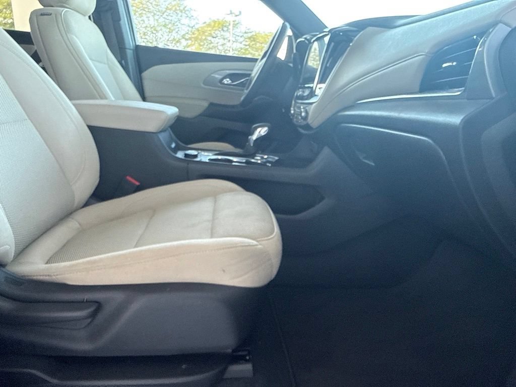 Used 2023 Chevrolet Traverse LT FWD image 28