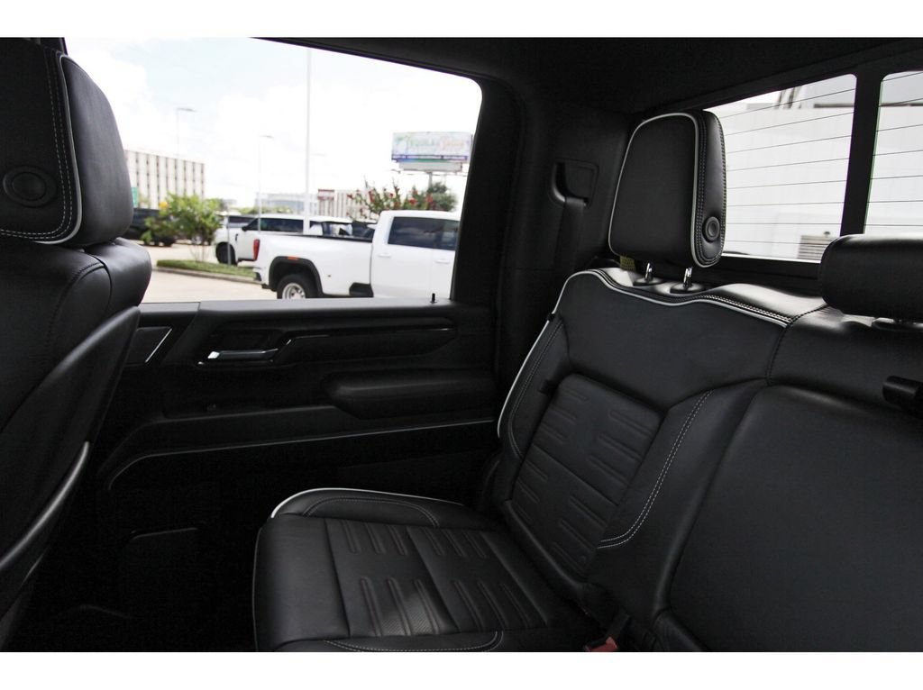 Used 2025 GMC Sierra 2500 AT4X AWD/4WD image 14