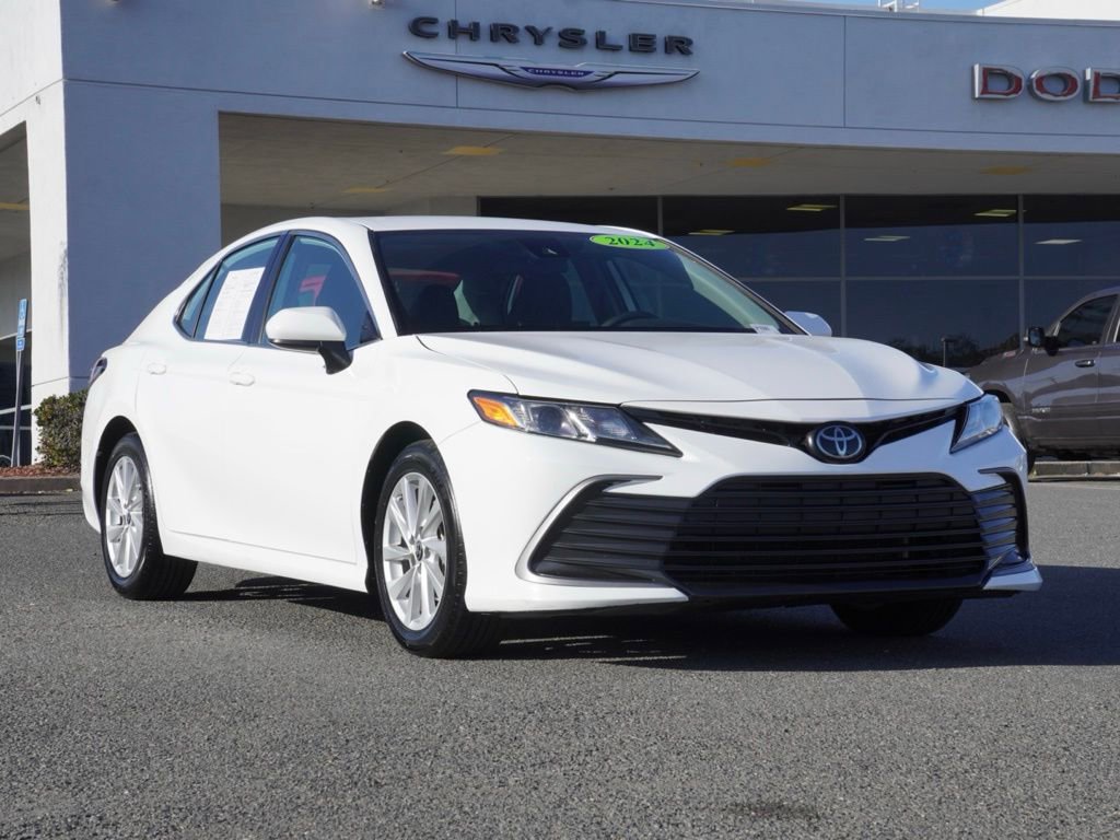 Used 2024 Toyota Camry LE image 2