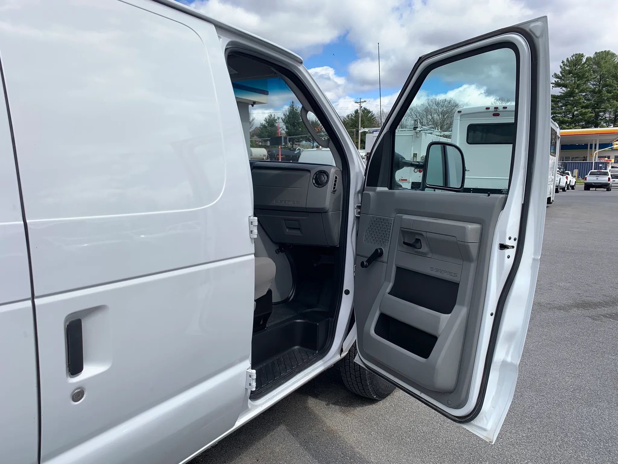 Used 2012 Ford E-150 and Econoline 150 image 17