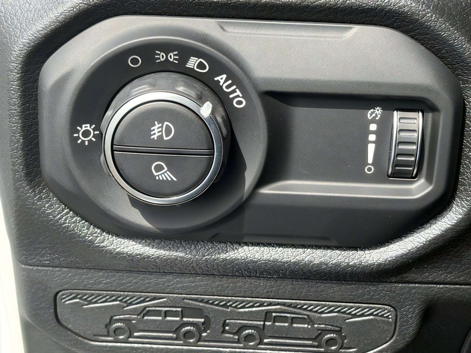 Used 2025 Jeep Gladiator Willys image 17