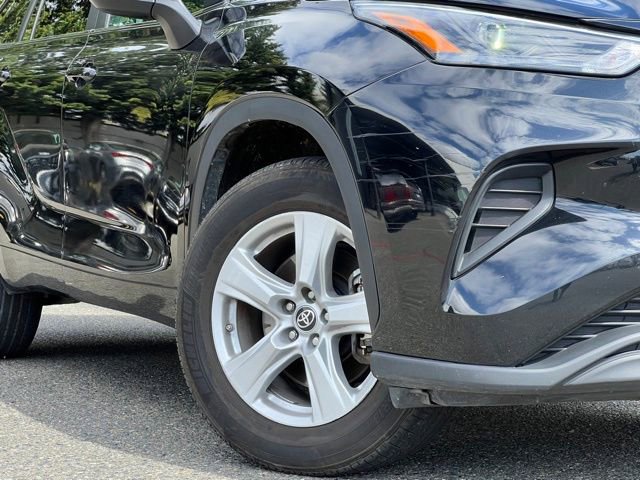 Used 2023 Toyota Highlander L image 2