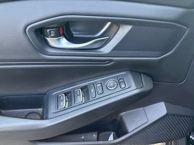 Used 2023 Honda Accord EX image 13