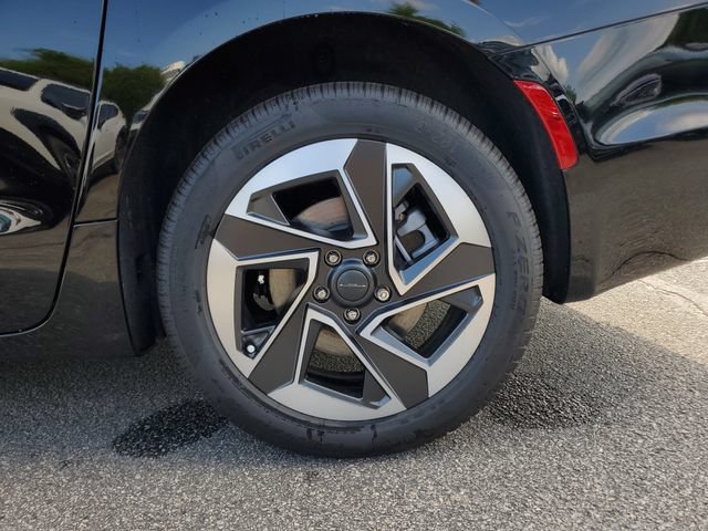New 2027 Chrysler Pacifica Limited AWD/4WD image 12