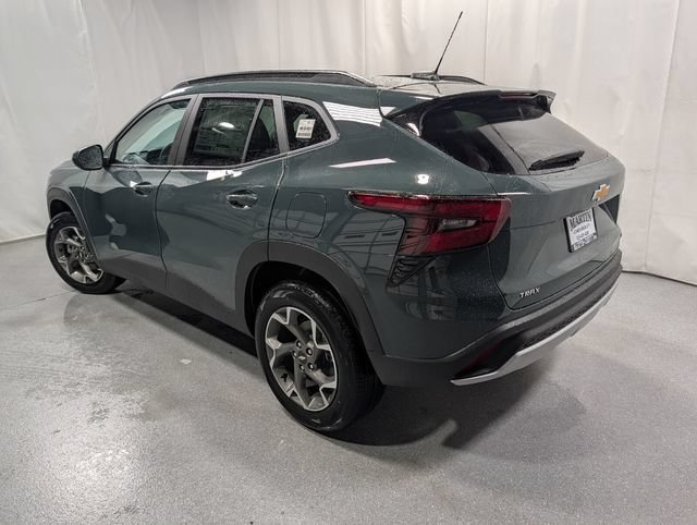 New 2026 Chevrolet Trax LT w/ Sunroof Package FWD image 5