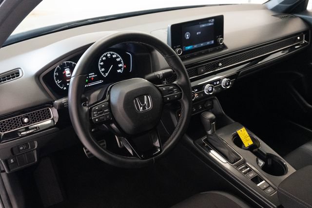 Used 2025 Honda Civic Sport image 3
