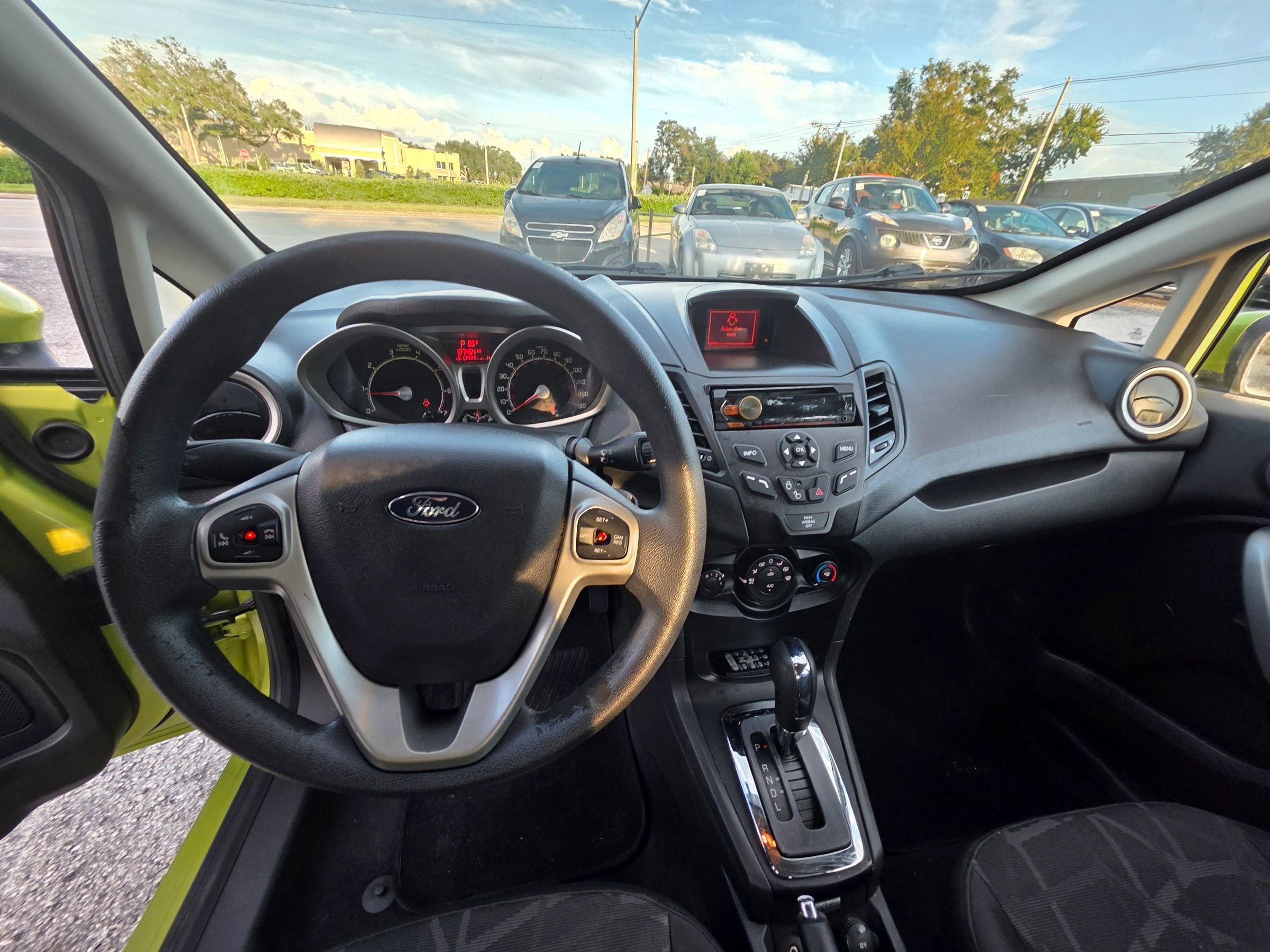 Used 2013 Ford Fiesta SE FWD image 10
